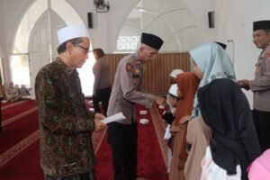 Membina Mental Dan Spiritual, Polres Pasuruan Gelar Binrohtal Bersama Anggota Dan Santunan Anak Yatim