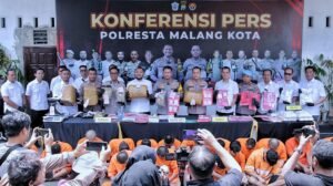 Operasi Tumpas Narkoba Semeru 2024 Polresta Malang Kota Berhasil Amankan Tersangka Jaringan Pengedar Ganja