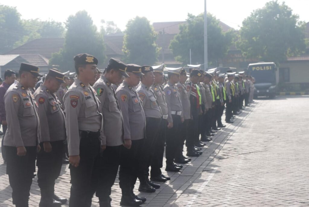 Polres Pasuruan Gelar Apel Kesiapan Pengamanan Pelantikan Presiden dan Wakil Presiden