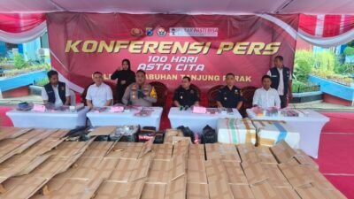 Rokok Ilegal yang Merugikan Negara Senilai 10 Sampai 20 Miliar Diungkap Polres pelabuhan Tanjung Perak