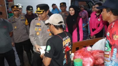 Polres Malang Salurkan Bantuan untuk Warga di Tiga Kecamatan Terdampak Banjir